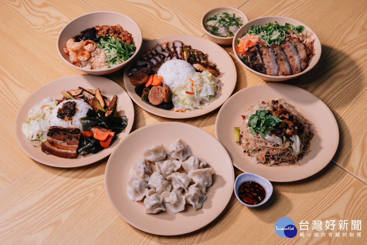 食堂內用料理,包括郭老爺水餃、梅干扣肉、馬告鹹豬肉飯、古早味炒米粉等多元族群。
