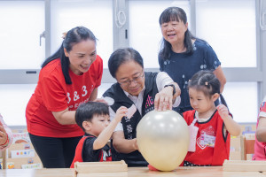 張市長視察新設日光非營利幼兒園。