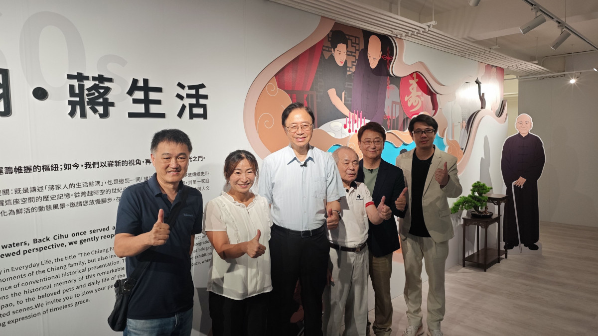 桃園市長張善政與嘉賓合影。