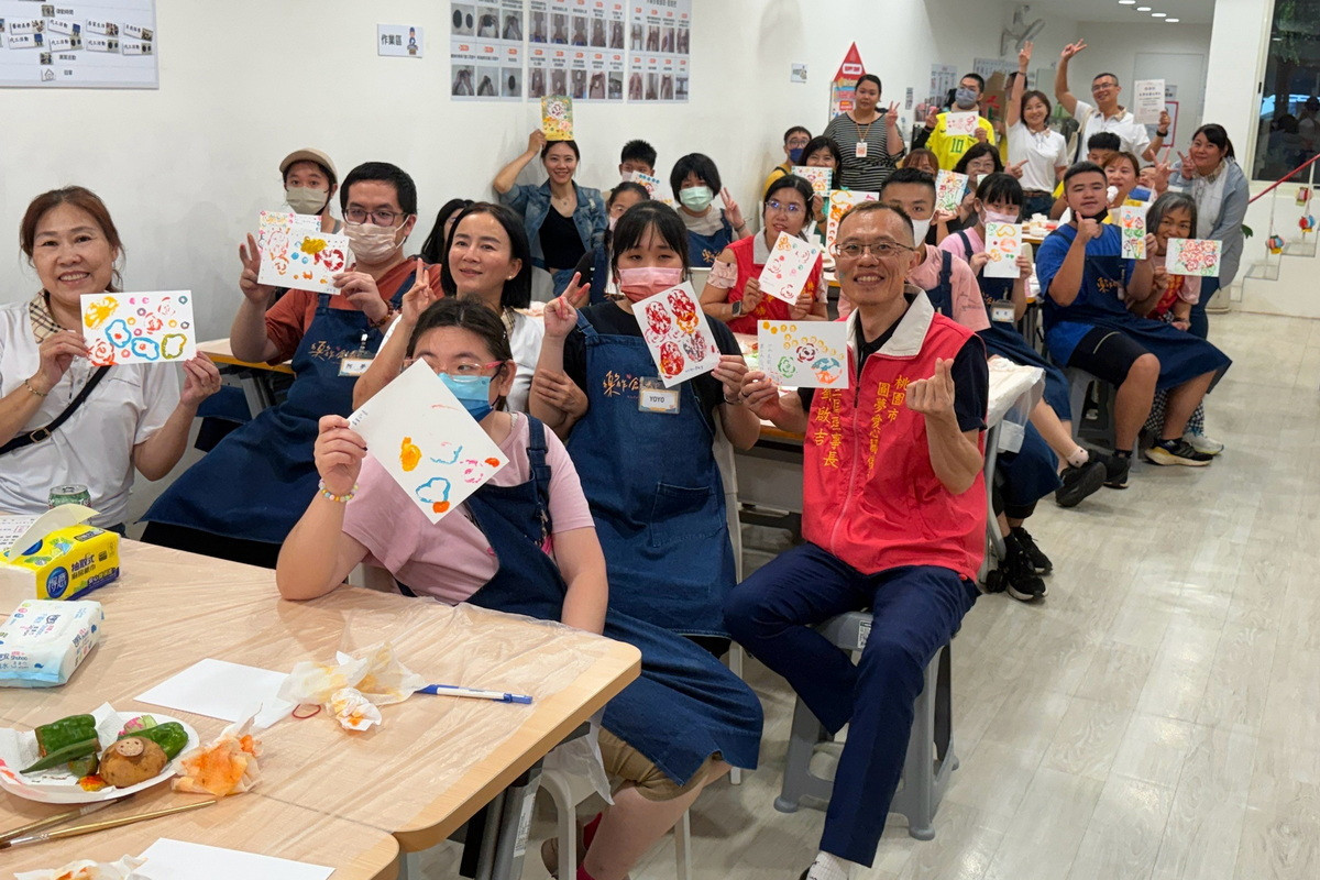 桃市圓夢愛心協會攜手中壢海華扶輪社推動公益服務。