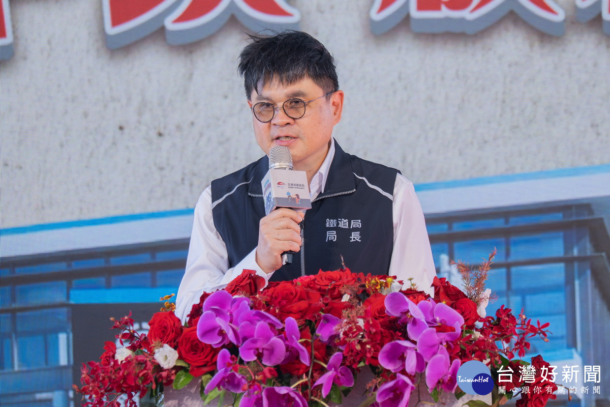 交通部鐵道局長楊正君致詞。<br />
