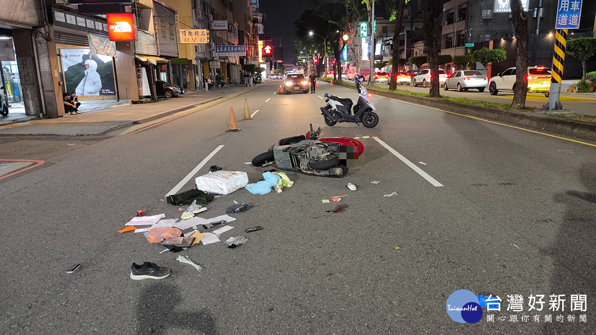 載3歲女兒騎車突偏移　豐原父女撞轎車雙雙受傷