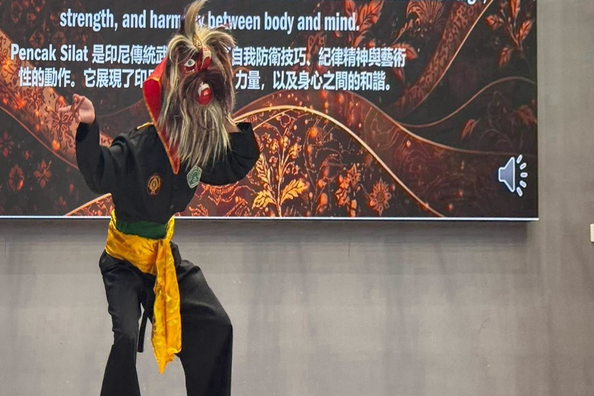 國立中央大學印尼學生會帶來印尼傳統武術「Pencak Silat」演出。<br />