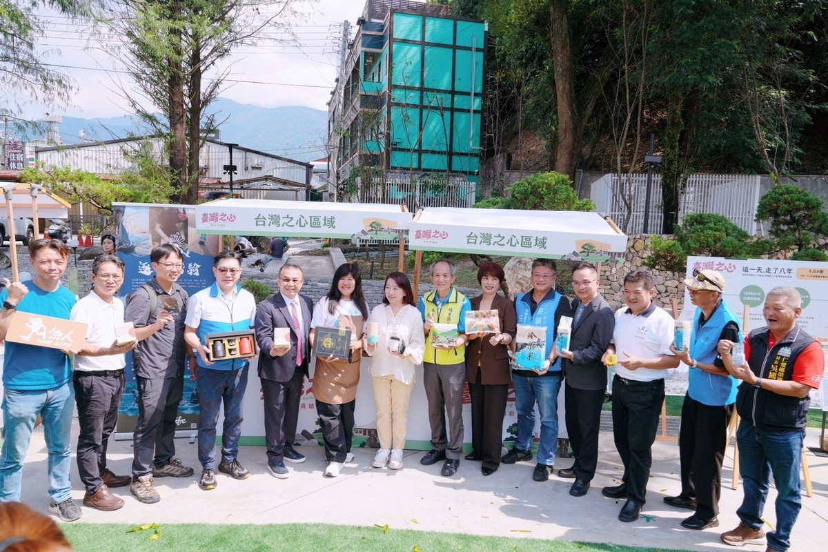 圖說：日管處特別深化地方連結，將「靠山咖哩」等在地業者品牌融入園區意象與故事中。（日管處提供）