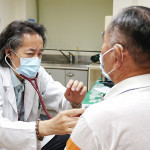 天冷心肌梗塞風險升，醫生提醒：上腹痛、冒冷汗也可能是警訊。圖／秀傳提供