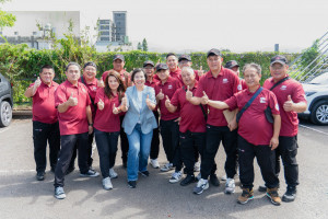 徐欣瑩肯定清潔隊員守護新竹縣的環境安全、給縣民乾淨舒適的生活環境。
