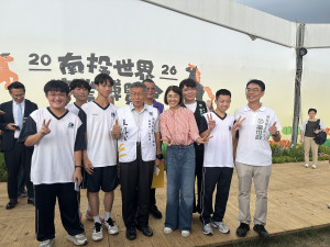 許淑華柯文哲茶博會場遇上温世政，難得同框。（記者扶小萍攝）