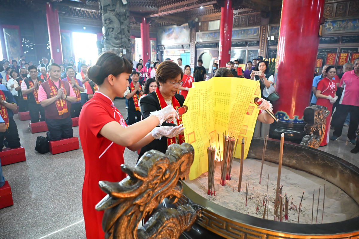 13尊媽祖齊聚芳苑,祈福文化節登場 。圖/彰化縣政府提供