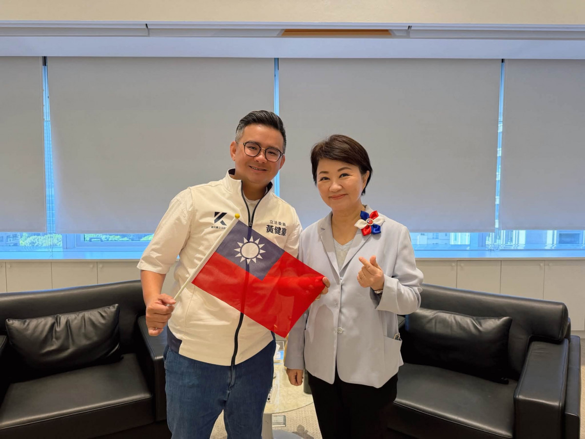 立委黃健豪會後在臉書發文解讀,認為這不只是市政總結,更像是盧秀燕對個人政治風格及國家發展的完整表態。(照片來源:立委黃健豪臉書)