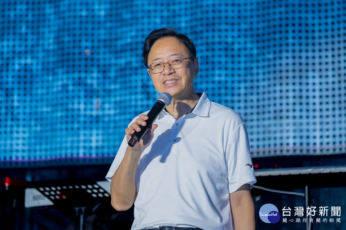 桃園市長張善政於「台灣設計展光影藝術展演」閉幕活動中致 詞。<br />