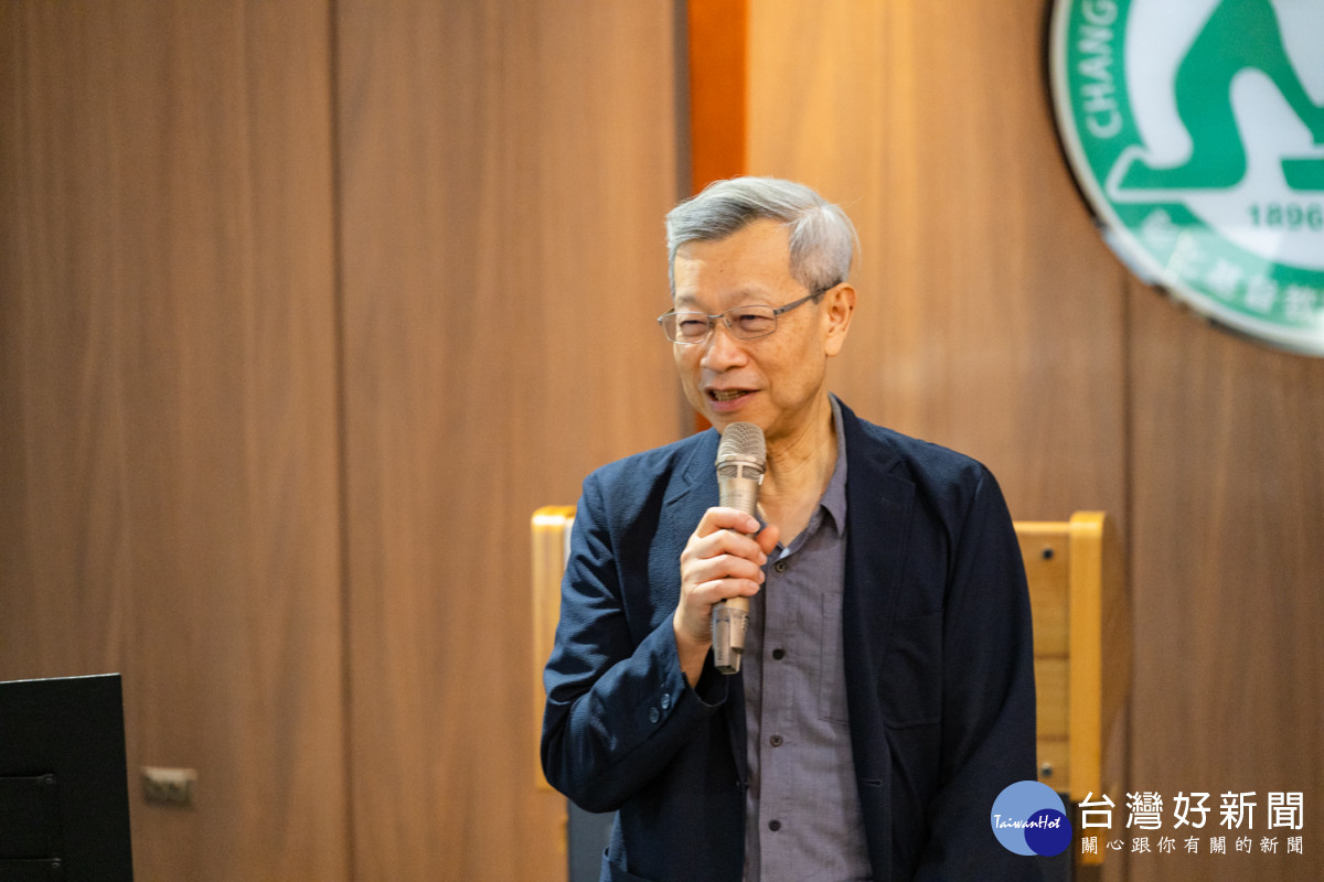 彰化縣衛生局局長葉彥伯致詞表示，親子關係是兒童發展核心，繪畫是極佳的溝通橋。圖／彰基提供