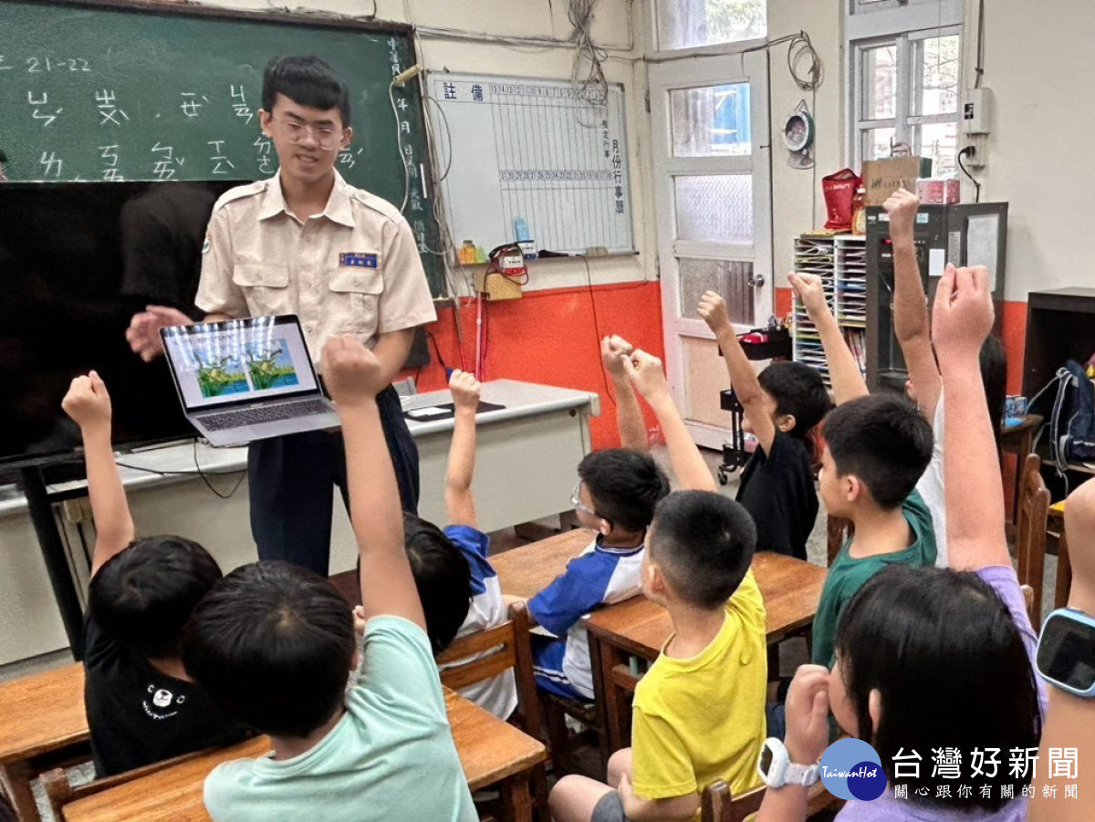 桃園市政府民政局依社區需求媒合役男專長,投入長者關懷、兒少陪伴及防詐宣導等服務。