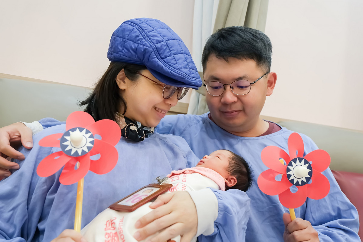 東元醫院急診室醫師喜獲國慶寶寶　自家婦幼中心接棒照顧