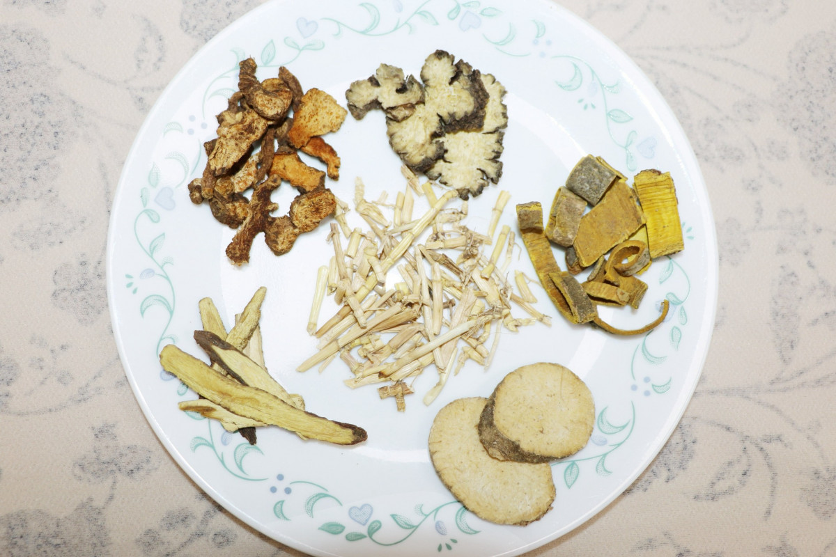 「降尿酸顧腎茶」能協助排毒適合闔家共飲,但不適合已進入需要限水的末期腎病患者飲用