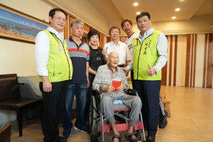 重陽節將至　林皆興探訪百歲人瑞獻上祝福
