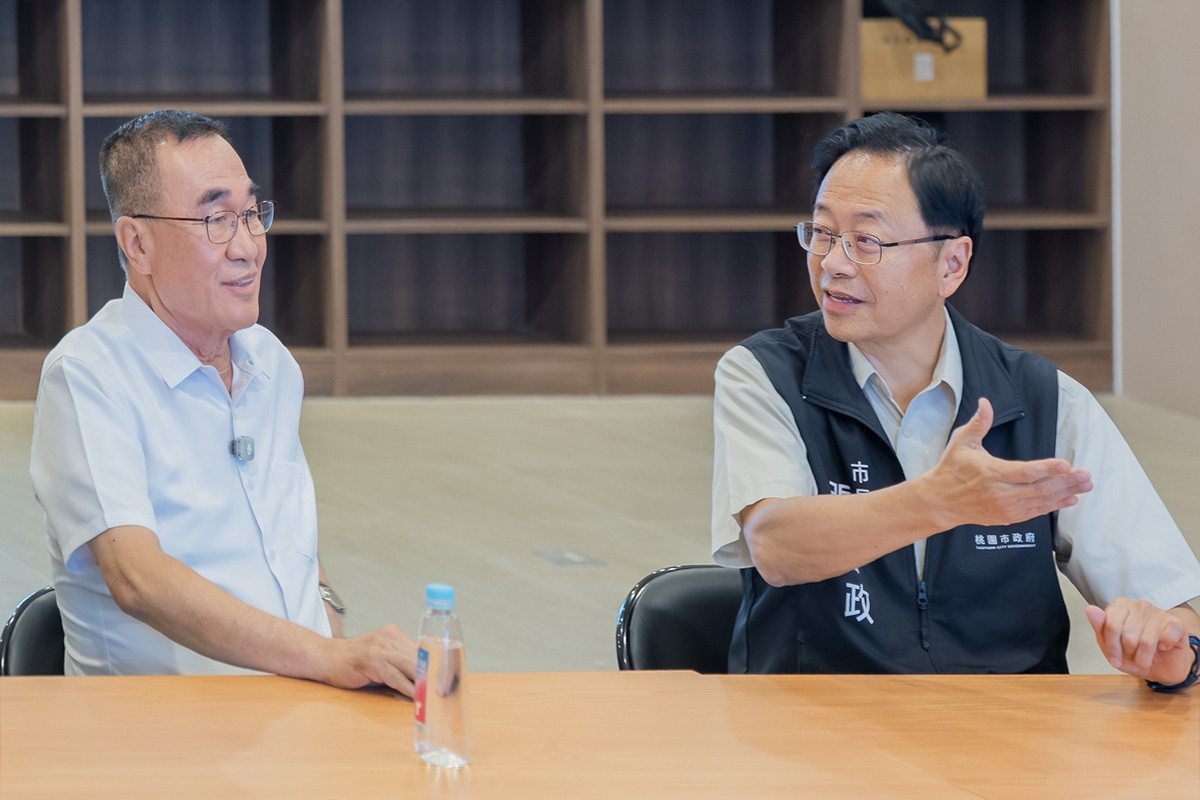 桃園市長張善政、前臺北市副市長李四川聽取蘆竹區A11安置住宅簡報。<br />
