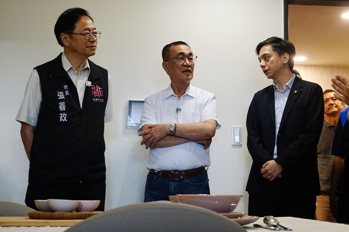 桃園市長張善政、前台北市副市長、新北市長候選人李四川、立委牛煦庭一起視察蘆竹區A11安置住宅。<br />