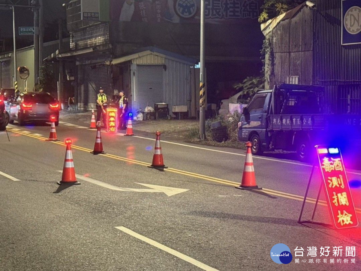 蘆竹警分局全力執行「雷霆除暴專案」擴大臨檢與強力掃蕩不法,展現守護市民安居樂業的堅定決心。<br />
<br />