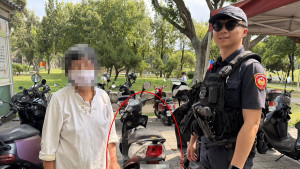 台中75歲曾姓老婦人就醫後忘記機車停放位置，警方接力搜尋至晚間10時終於尋獲。（圖/警方提供）