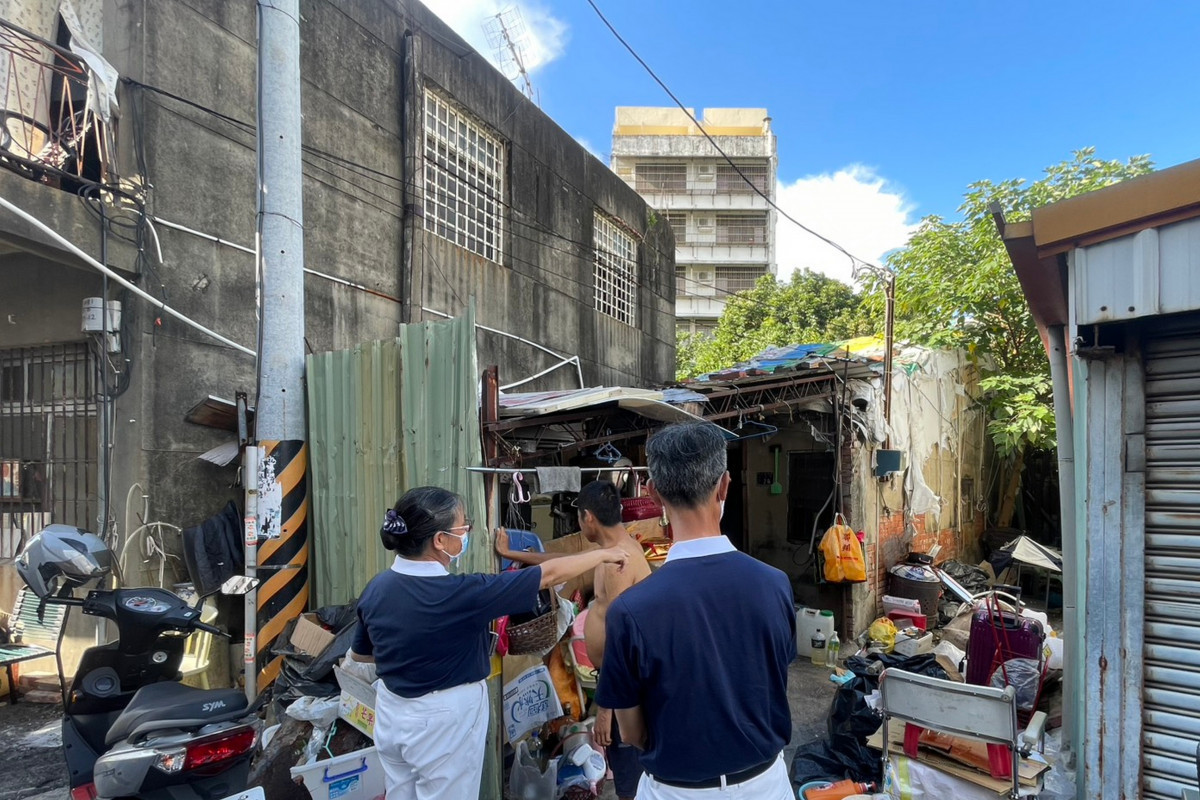 彰化老屋破損影響居住安全，慈濟協助清掃修繕。圖／慈濟基金會提供