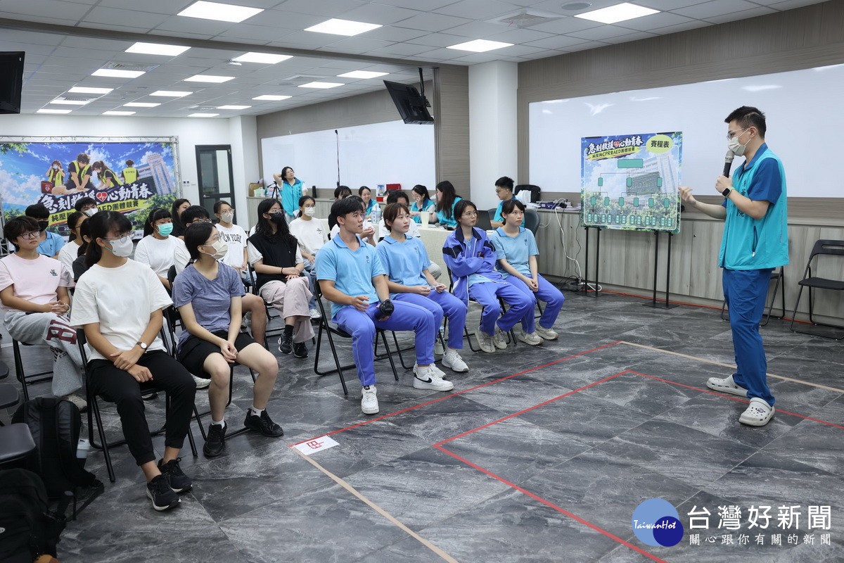 東華醫院舉辦CPR急救課程紮根學子。( 東華醫院提供)