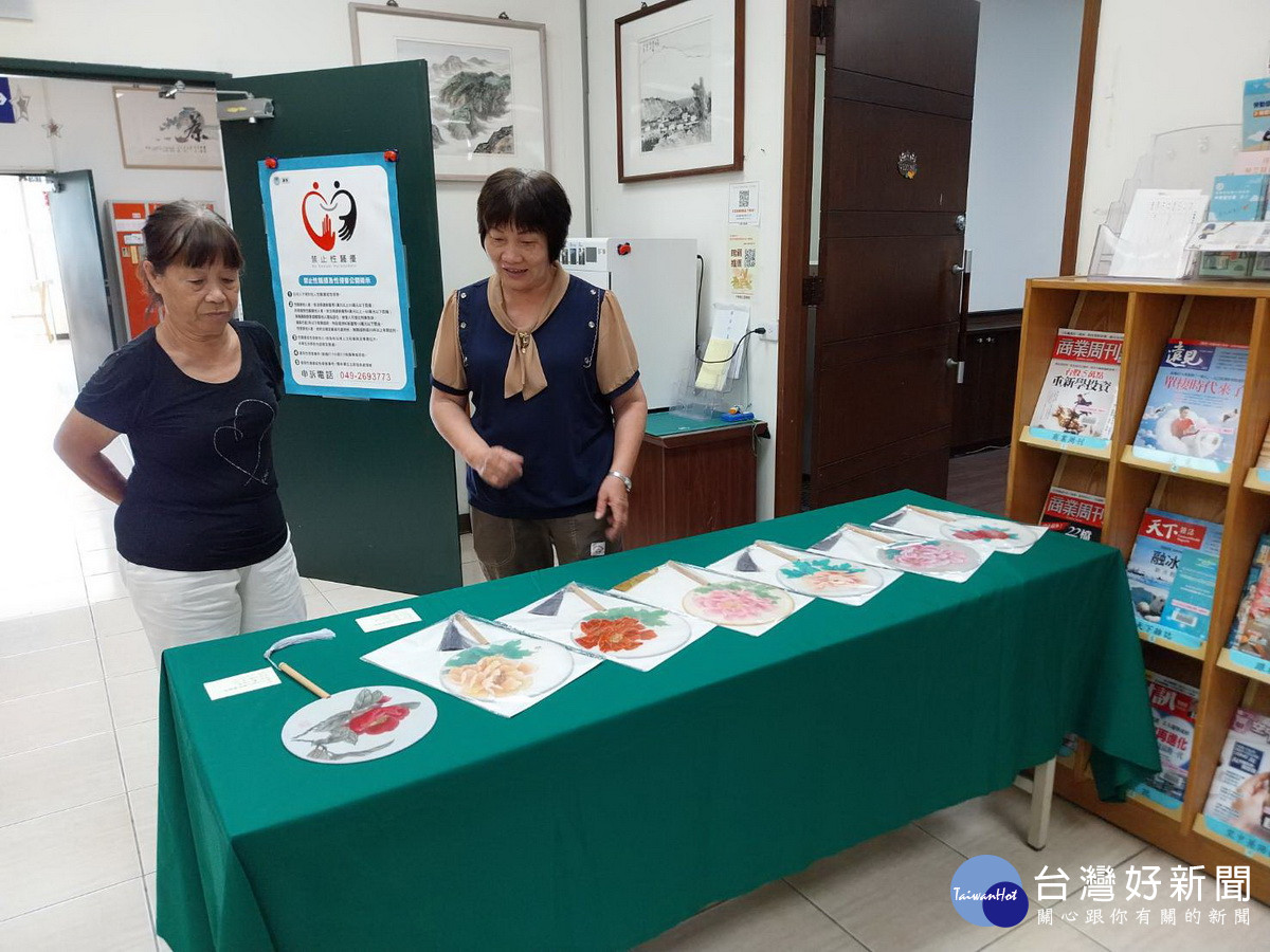 張乃夫師生聯展歡迎參觀。(蕭美雲提供)