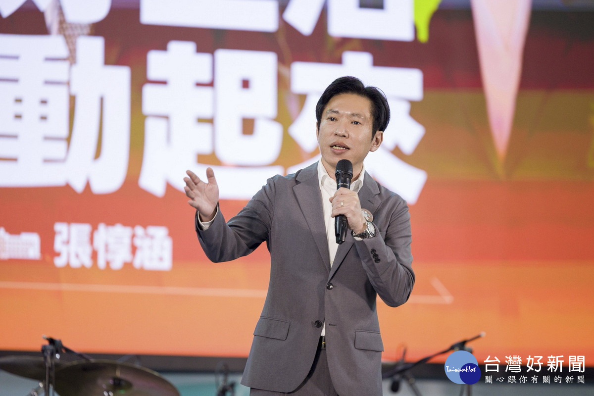 行政院秘書長張惇涵站台為黃世杰懇託支持。<br />