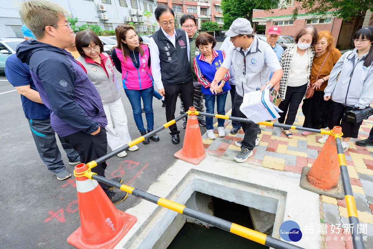 桃園市長張善政視察興南國中周邊排水改善工程及防汛整備情形。