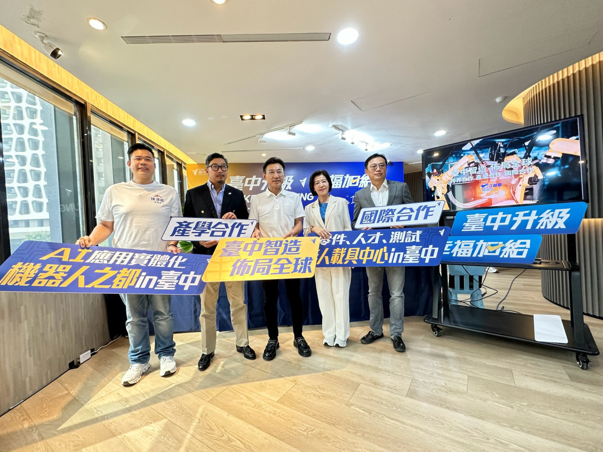 電視辯論破局-對手時間反覆讓江啟臣陣營吞委屈　英文辯論引發政治誠信議題