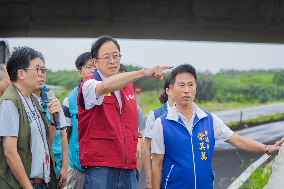 桃園市長張善政視察防颱整備及南崁溪護岸工程。<br />
