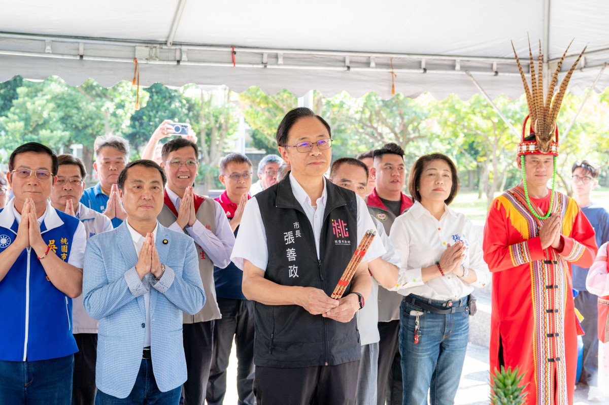 張市長祝禱儀式。