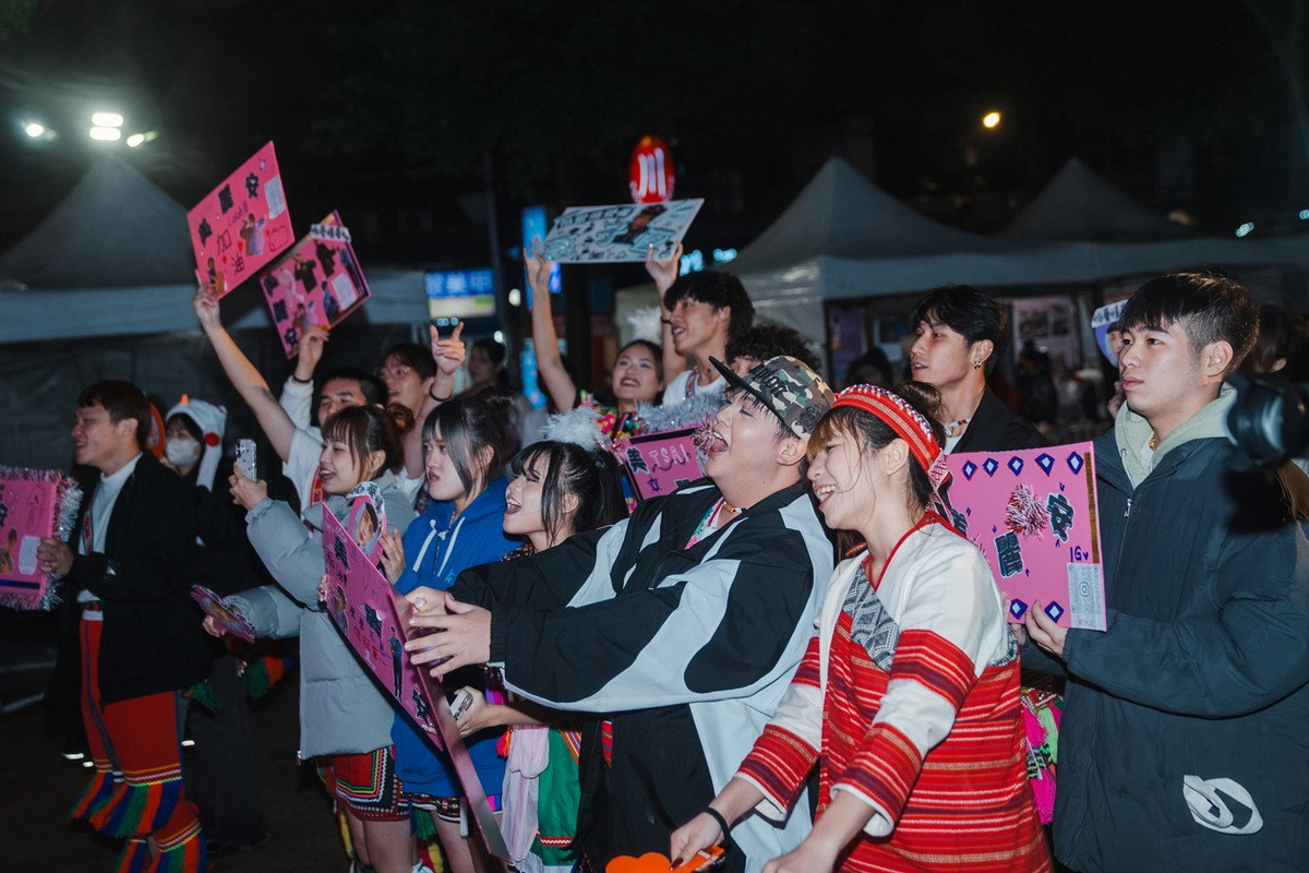 原住民族藝人透過音樂演出展現原民音樂的多元魅力,帶動現場歡樂氣。<br />