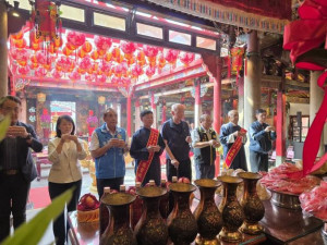 副縣長徐元棟(左三)出席新竹縣褒忠亭義民廟「115年度秋祭大典」。