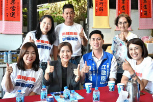 國民黨籍立忙廖偉翔、徐巧芯等跨區相挺。（縣黨部提供）