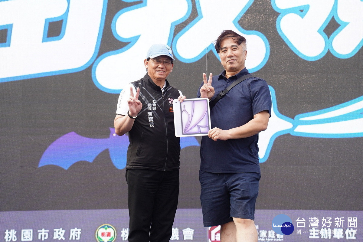 桃市府社會局長陳寶民出席「搗蛋同樂．由我領航」兒童萬聖派對。