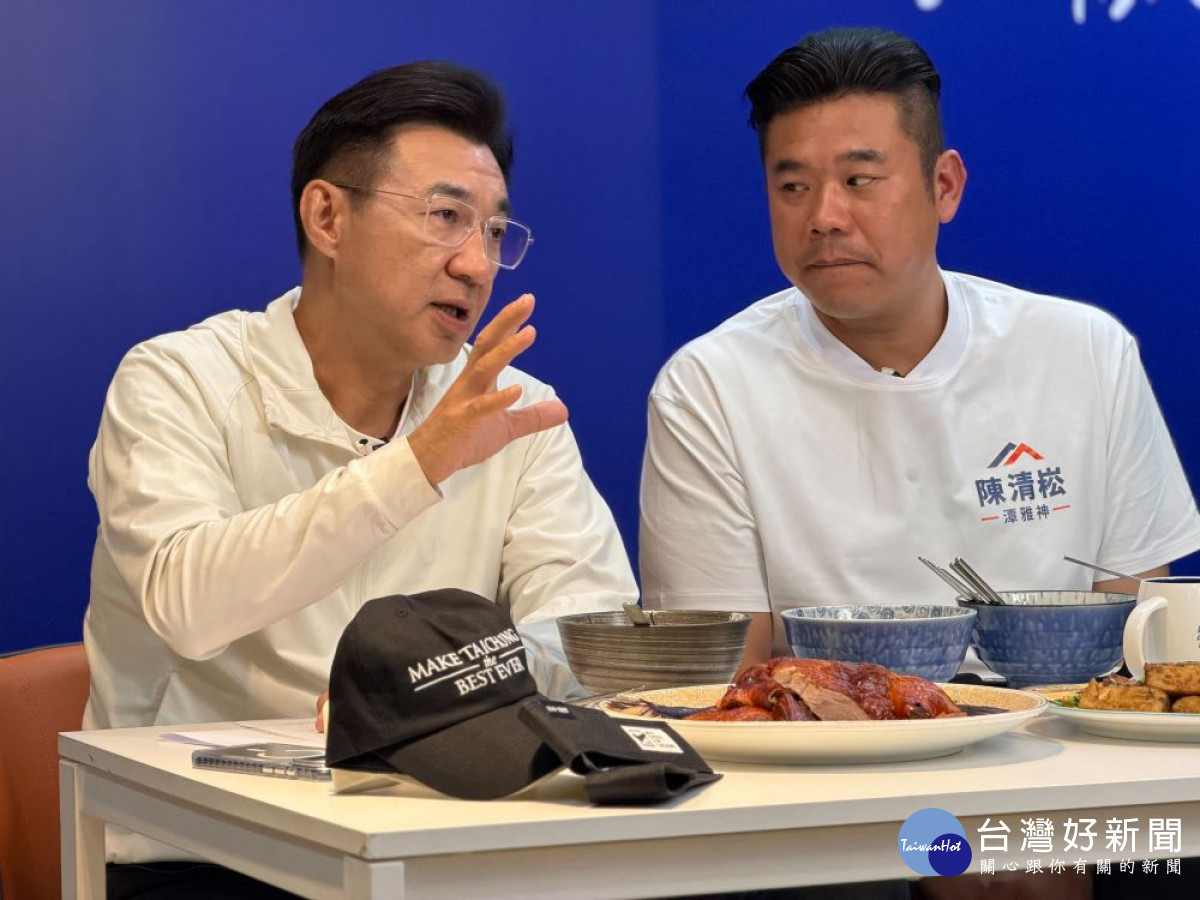 當前K型經濟發展,許多基層年輕人因頭期款與購屋壓力對成家卻步,台中市長候選人江啟臣強調「說到做到、保證完工一萬八千戶社宅」目標,並呼籲,中央與地方也需攜手合作,才能真正為青年減輕生活重擔。(圖/江啟臣服務處)<br />
