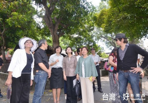 文化部長鄭麗君偕同雲林縣政府、立委蘇治芬等視察虎尾文化資產保存與活化的現況，了解地方文資保存困境。（記者陳昭宗拍攝）