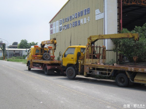 拖吊車也會被拖吊　欠稅拖吊車遭查封保管