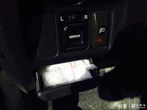 倒楣毒蟲誤闖機車道，警當場查獲毒品