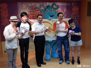 侯友宜、翁玉琴、洪榮宏、巴戈等出席愛傳承關懷演唱會宣傳記者會。（圖／記者黃村杉攝）