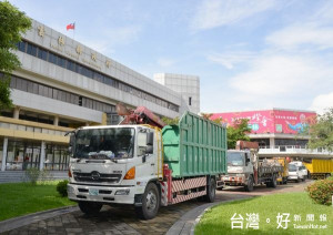 雲林縣政府發揮人飢己飢精神，調用設備及車輛前往台東，投入災後復原工作。（記者陳昭宗拍攝）
