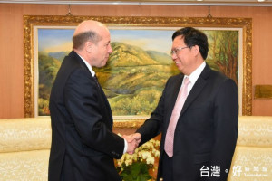 法國空中巴士集團拜會 鄭市長：台灣零組件工業強大，可支持航太產業發展 。
