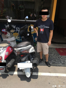新車停放鑰匙未拔 熱心警協助保管