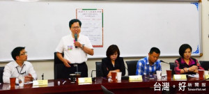 視察八德國中活動中心興建工程，鄭市長：工程減項不得為核心項目，要求相關單位深切檢討。 