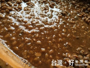 嘉大醬油製程大突破　低鹽高溫條件發酵10天 胺基態氮達甲級醬油標準