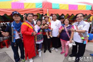 鄭市長表示，阿美族豐年祭ilisin代表對祖靈的虔誠、慶祝豐收以及文化傳承。