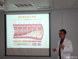 佳里奇美醫院急診醫學科主任朱逢源呼籲大家炎炎夏日是急性心肌梗塞的殺手！務必小心。（記者邱仁武／攝）