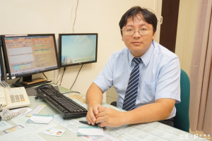 壢新醫院整形美容科醫師吳宗軒表示，婦人目前仍住院治療，情況穩定，預計進行屍真皮手術，讓傷口復原。