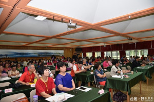 南投縣同鄉會聯合總會在日月潭青年活動中心，舉辦幹部研習及婦女隊聯誼活動。