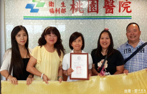 月月行善的謝慧謹，今八月份她以愛的號召募得38萬元捐贈給桃園醫院購買脂肪墊